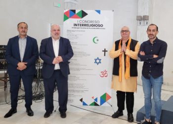 Participantes en la mesa interreligiosa. copia