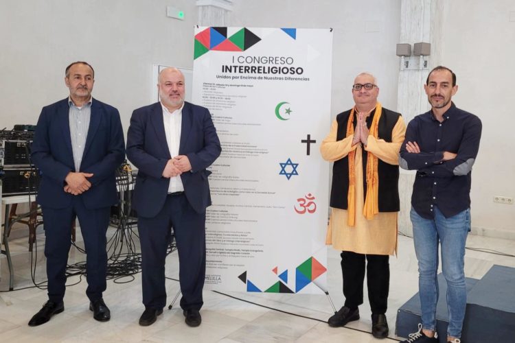 Participantes en la mesa interreligiosa. copia
