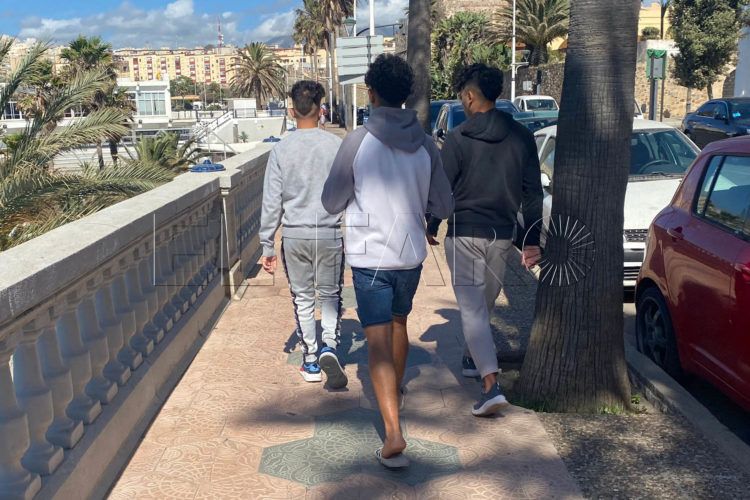 mena-piniers-menores