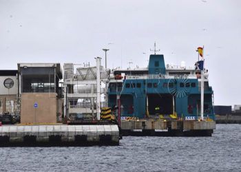 muelle-barco-balearia