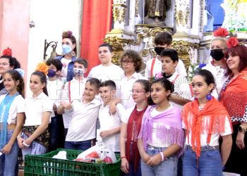 ofrenda floral y donacion alimentos beatriz de silva remedios (15)