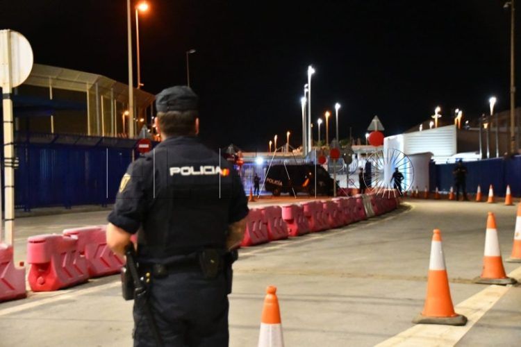 policia-nacional-interior-frontera-tarajal-006