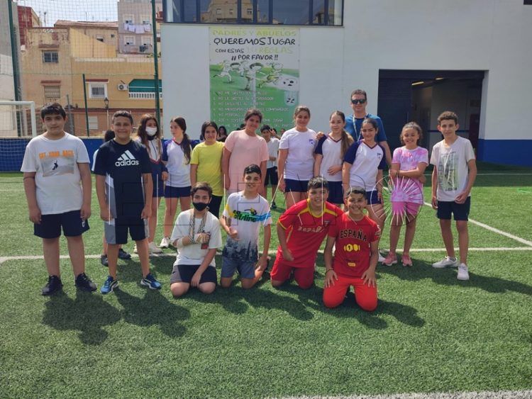 Algunos de los participantes en las Jornadas Deportivas Intercentros.