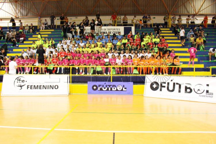 broche-oro-jornadas-futbol-femenino-050