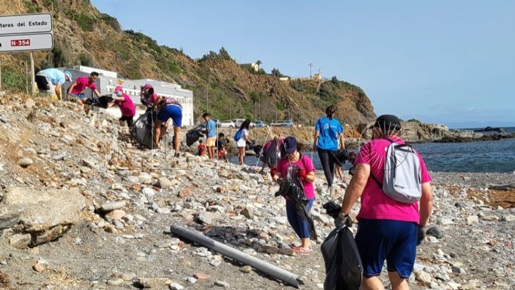 ceuta-sin-plastico-playa-trampolin-006