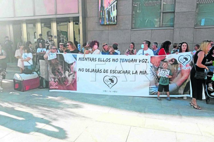 concentracion-animalistas-homenaje-shercan