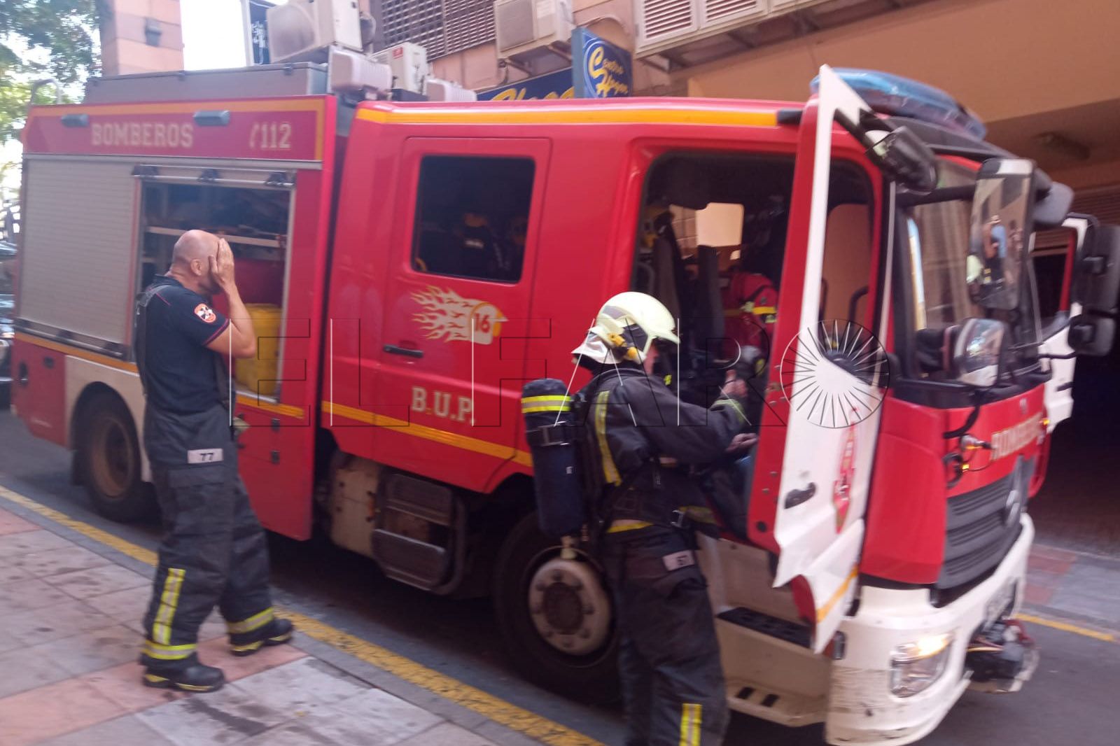 incendio-plaza-reyes-bomberos (6)