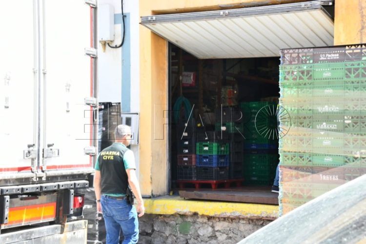 operacion-guardia-civil-droga-almacen-puerto-009