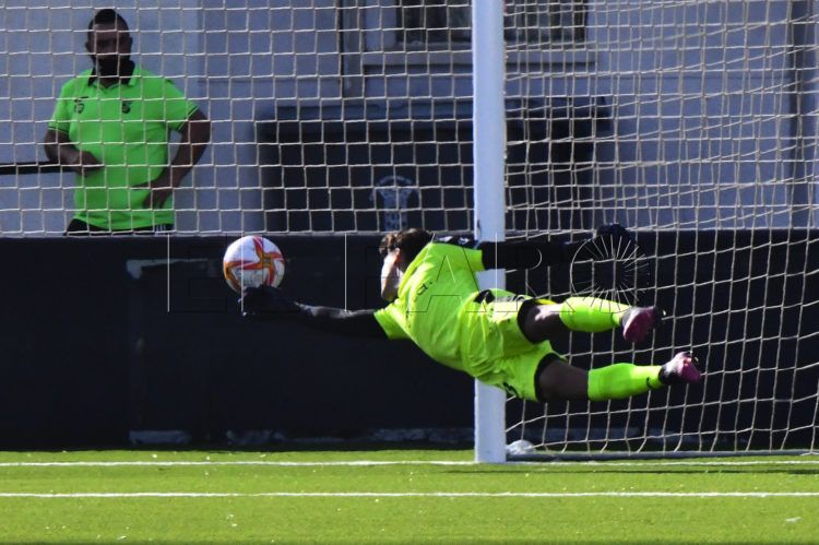 lolo-cortes-portero-ceuta