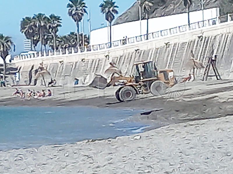 excavadora-playa-chorrillo-001