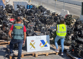guardia-civil-algeciras-residuos-contaminantes-004