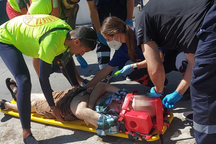 hombre-foso-emergencias-ambulancia (4)