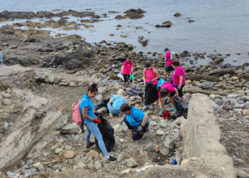 recogida-ceuta-sin-plastico-voluntarios-barco-logos-hope-003