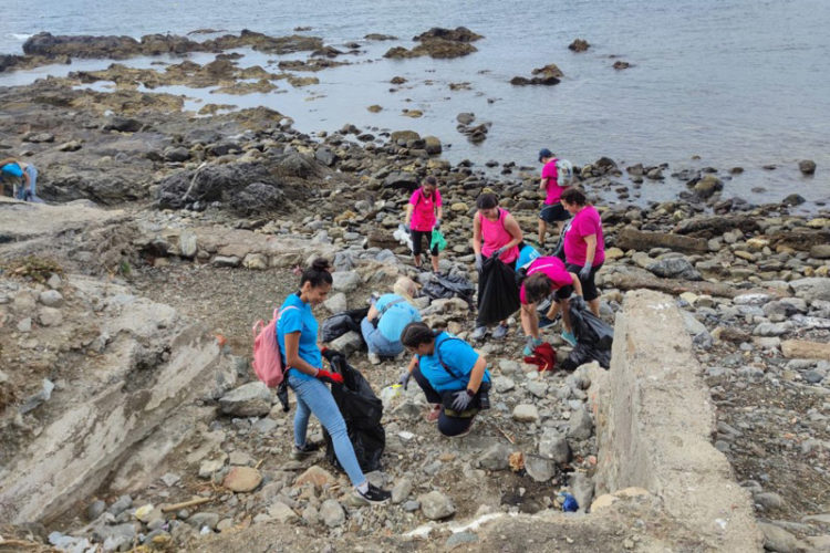 recogida-ceuta-sin-plastico-voluntarios-barco-logos-hope-003