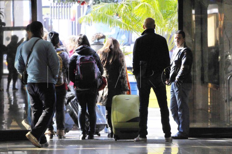 turistas-puerto-pasajeros-barco