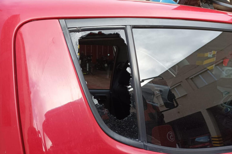 ventana-rota-bomberos