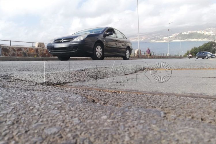 bache-carretera-coche