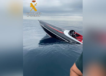 detenidos-hundirse-embarcacion-fardos-hachis