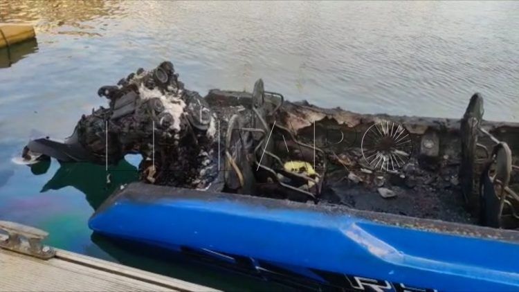 incendio-lancha-bomberos-puerto-deportivo-004