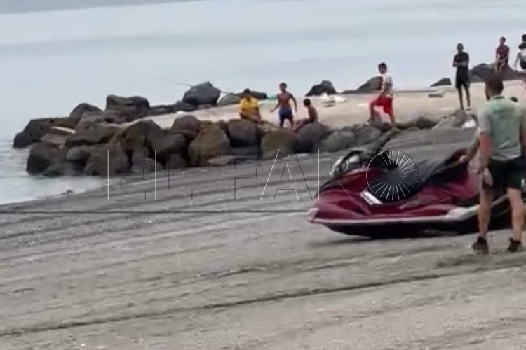 persecucion-guardia-civil-moto-agua-003