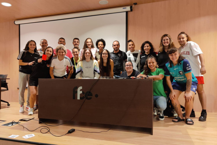 camoens-femenino-encuentro-arbitras