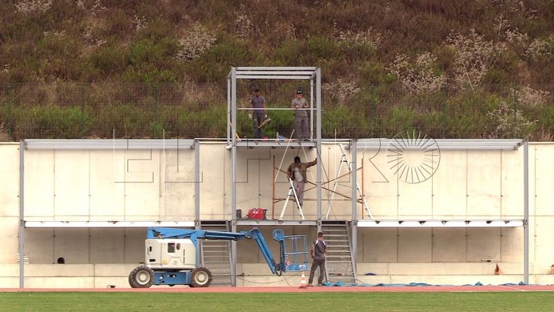 comienza-instalacion-gradas-pista-atletismo-021