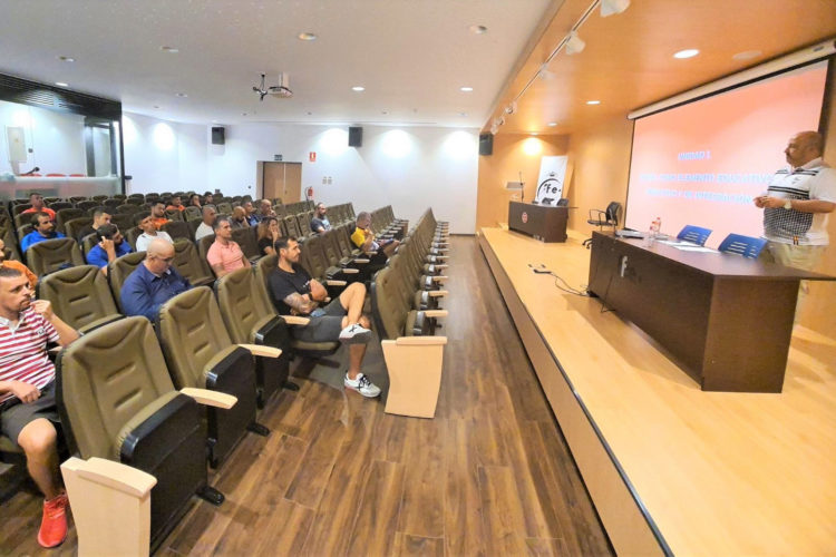 curso-entrenadores-ivan-chaves