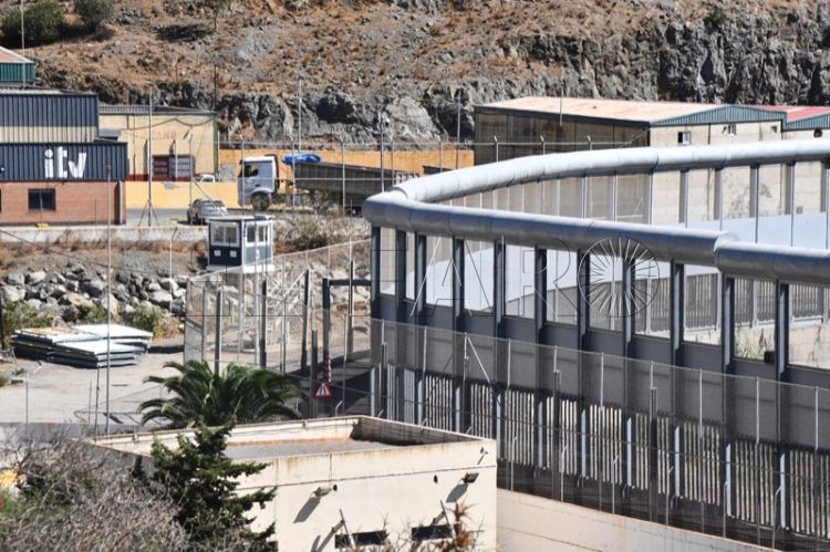 malla-antitrepa-perimetro-fronterizo-valla-019