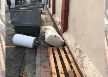 basura-puerta-jose-acosta-colegio