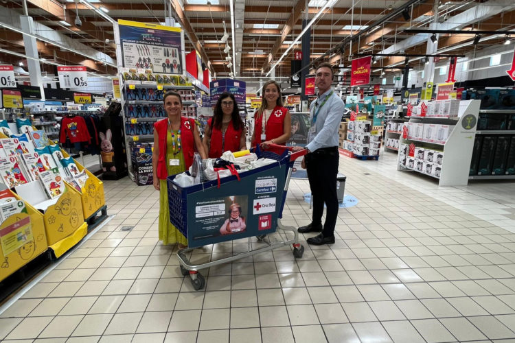 carrefour-cruz-roja-material-escolar