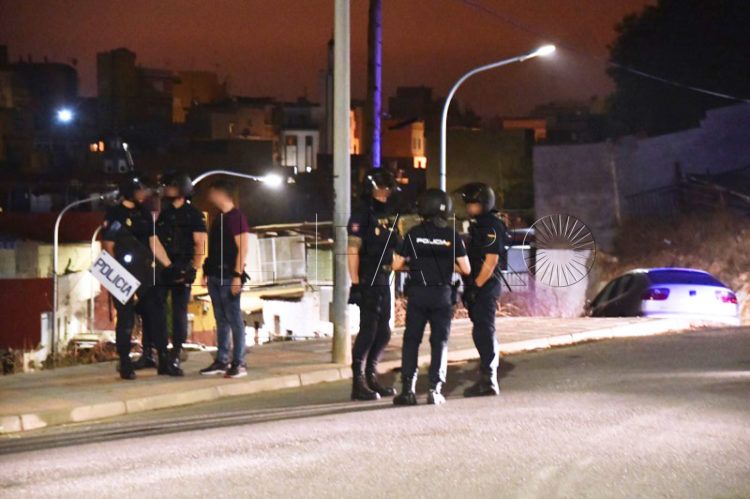 detenido-lanzar-ladrillos-policia-prision-001