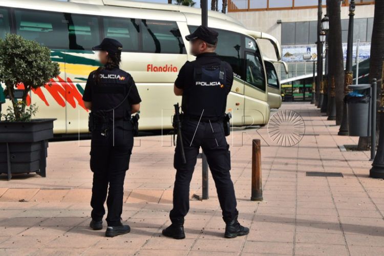 estacion-maritima-maleta-sospechosa-006