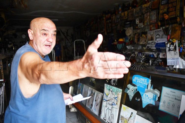 jorge-quiosco-victima-obra-claudio-vazquez-006