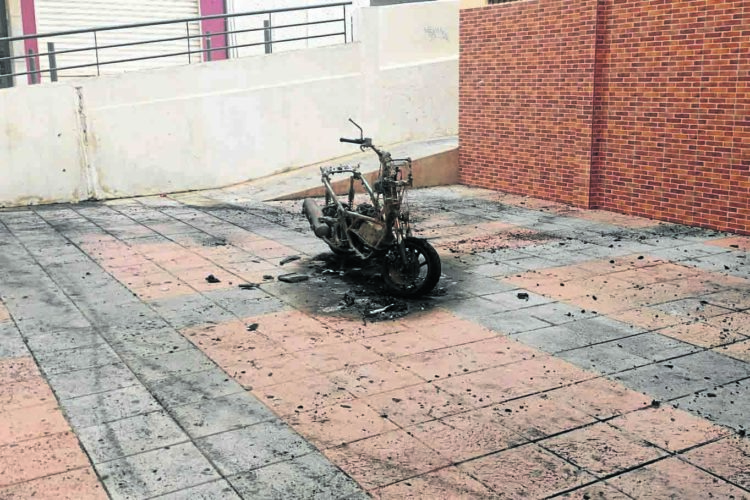 moto-quemada-villajovita