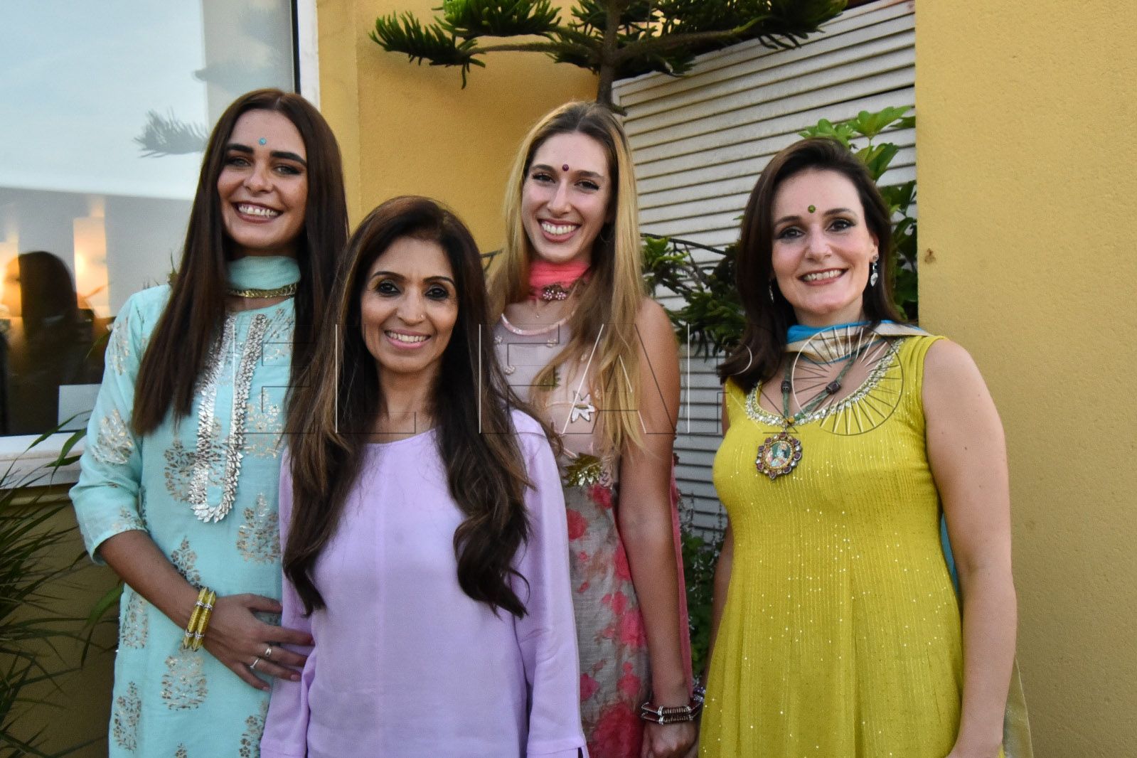 mujeres-comunidad-hindu