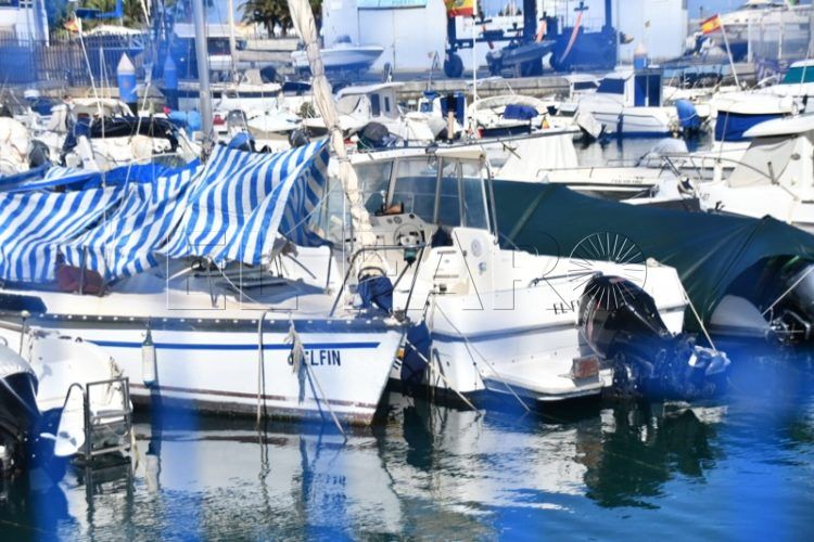 robo-embarcacion-puerto-deportivo-003