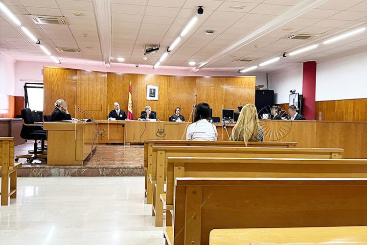 uso-datos-expareja-compras-condena