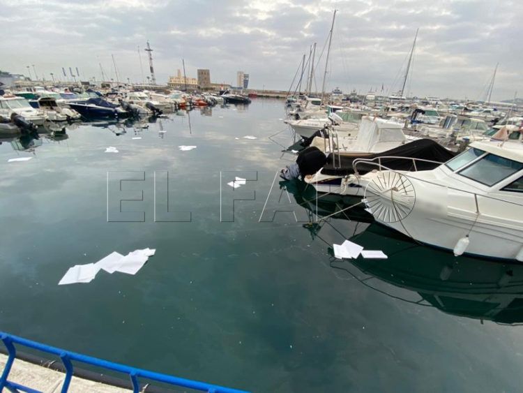 vertido-puerto-deportivo-001