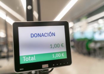Detalle de la donación en caja en la Gran Recogida de Alimentos en Mercadona