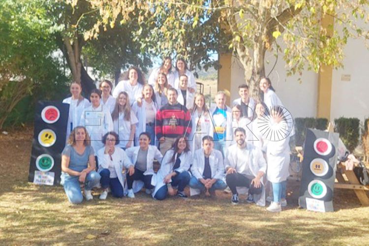 alumnos-enfermeria-docentes-jornada-salud-escolares