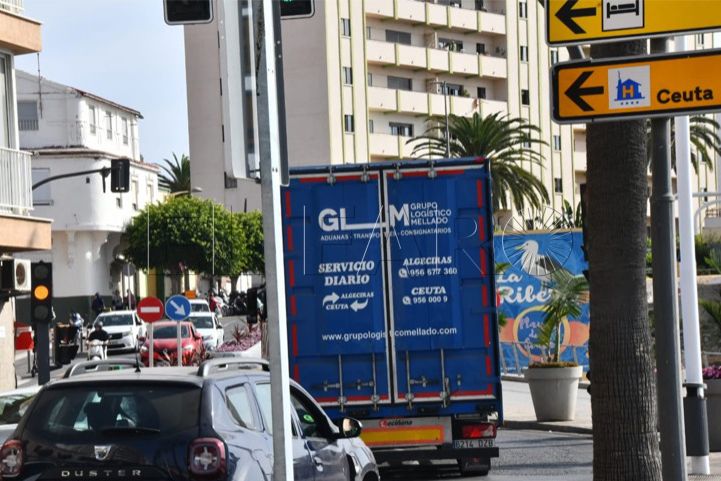 camiones-desvio-curva-platano-ribera-002