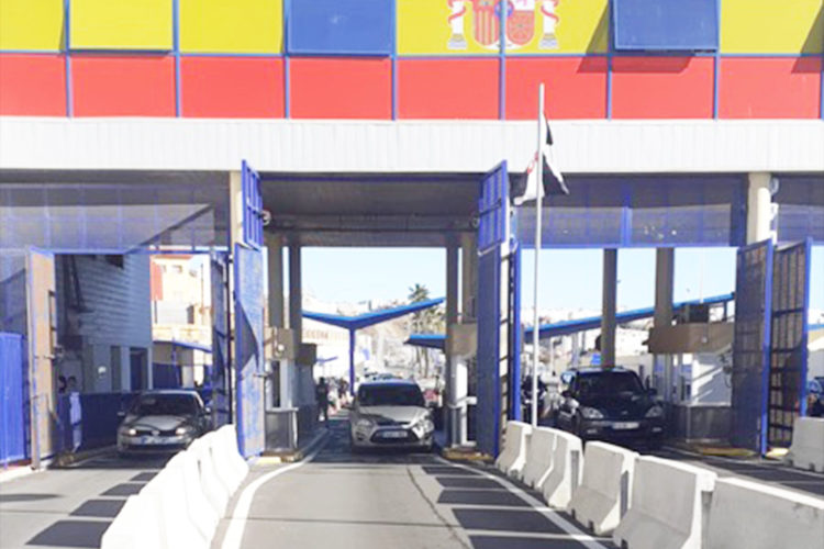 espana-habilita-carriles-masiva-afluencia-001