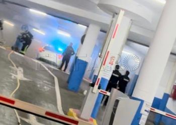 incendio-coche-parking-gran-via