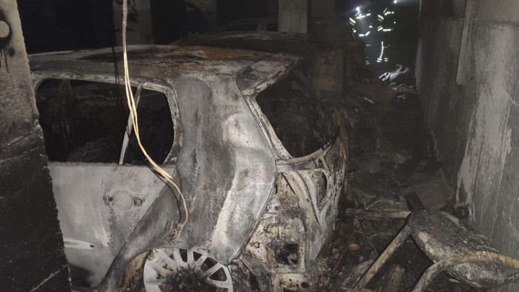 incendio-coches-garaje-poblado-legionario-007