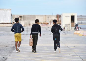 menores-puerto-005