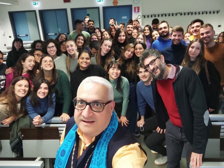 ramchandani-seminario-universidad-002