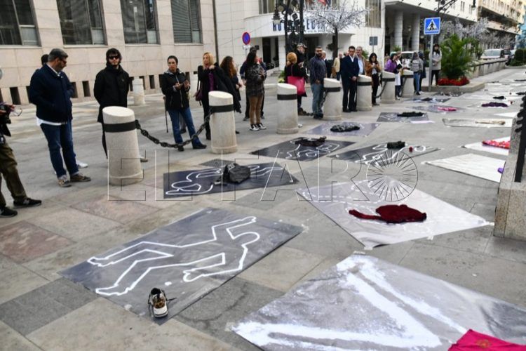 siluetas-violencia-genero-andalucia-acoge-002