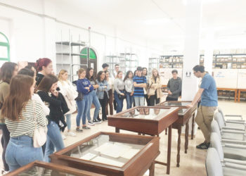 visita-alumnos-enfermeria-archivo-militar-ceuta-004