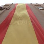 bandera-espana-edificio-real-90-004