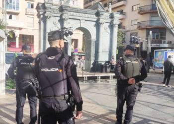 guias-caninos-policia-nacional-comercio-seguro-003